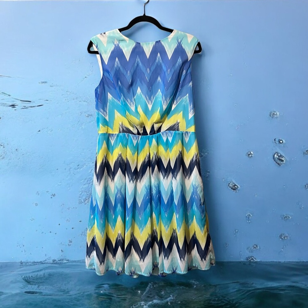 Dressbarn Multi Blue/Yellow/White Paint Strokes Chevron Print Sleeveless Dress